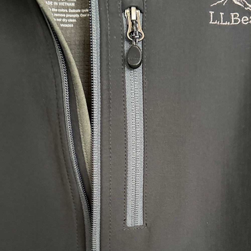 L.L. Bean Men's Black Performance Jacket - Picture 4 of 4